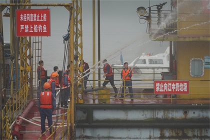 趸船安全演练 (2).JPG