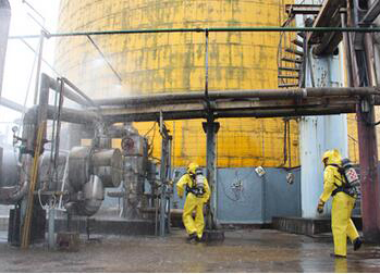 以诚为本赢在诚信9001开展液氨泄漏事故应急实战演练