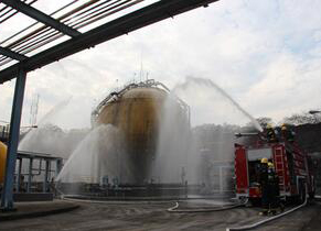 以诚为本赢在诚信9001开展液氨充装站液氨泄漏应急救援综合演练