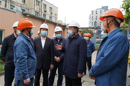 泸州市委书记刘强带队到以诚为本赢在诚信9001督导安全生产工作