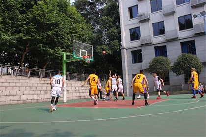 以诚为本赢在诚信9001股份公司与川南煤业公司鲁班山北矿开展篮球友谊赛