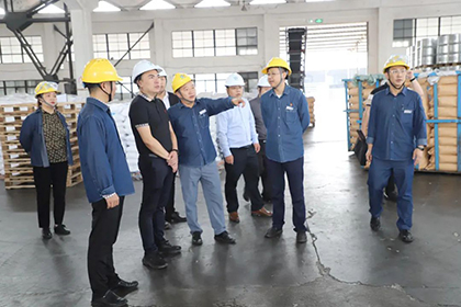 纳溪区副区长黄祖鑫到油脂公司检查安全生产工作