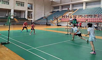 以诚为本赢在诚信9001股份公司应邀与天华集团公司进行羽毛球交流友谊赛